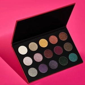Wet N Wild: The Metallic Eyeshadow Palette: NEW!!!